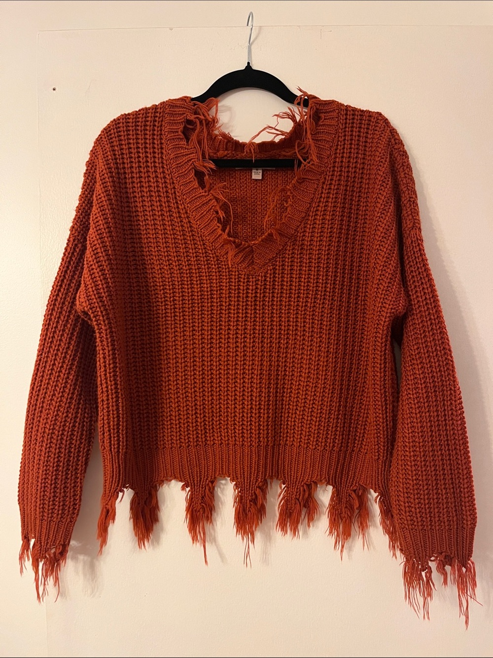 Frayed V-Neck Chunky Sweater in Rust